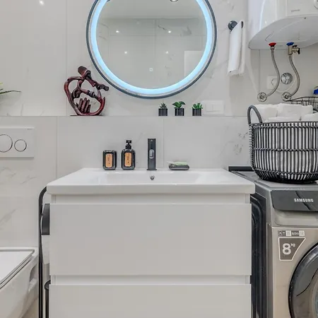 Modern Two-bedroom Iva Stobrec *