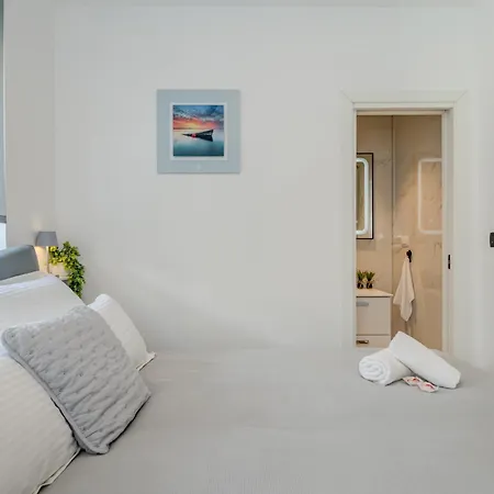 Apartman Modern Two-bedroom Iva Stobrec *