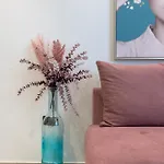 Modern Two-bedroom Iva Stobrec * 스플리트