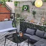 Modern Two-bedroom Iva Stobrec * 스플리트